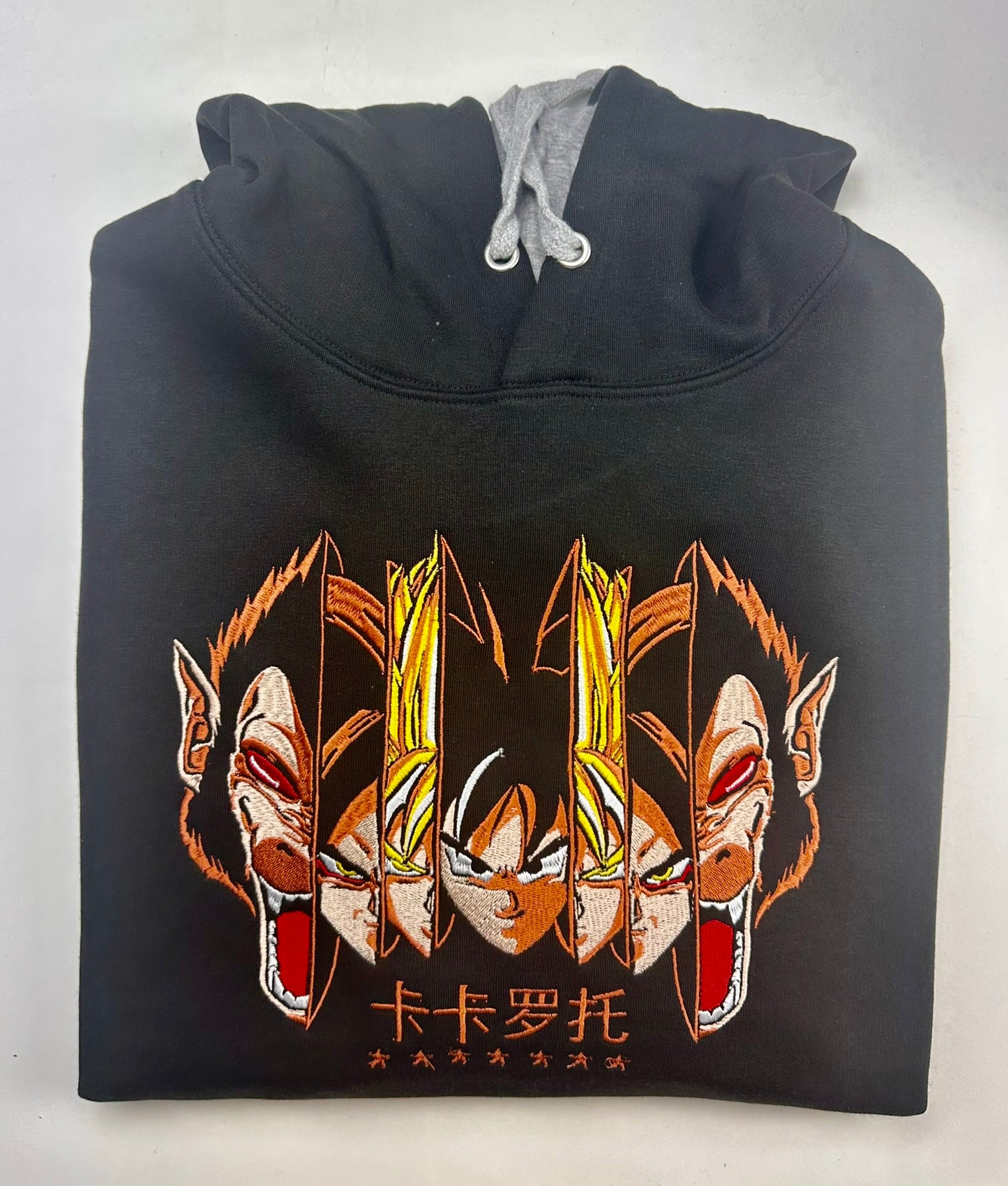 Sudadera Bordado Goku SSJ